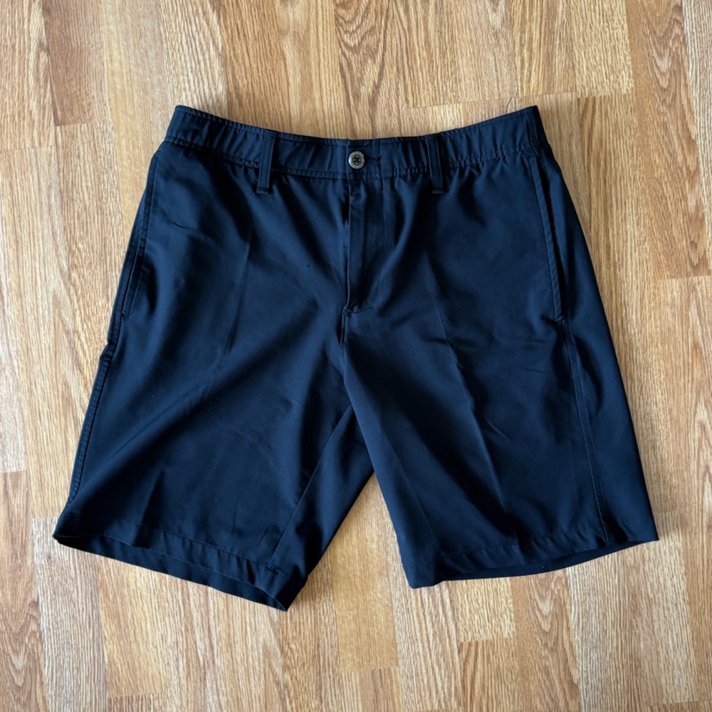 NWOT Under Armour golf shorts - Picture 3 of 7